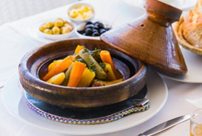Recette de tajine de poulet aux carottes et aux olives