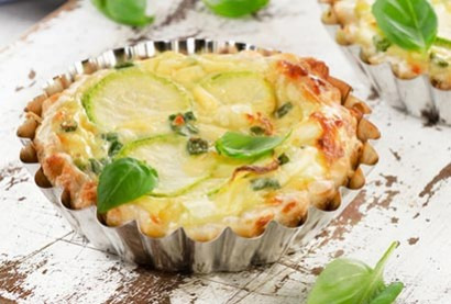 Recette de tarte aux courgettes, chèvre et tapenade